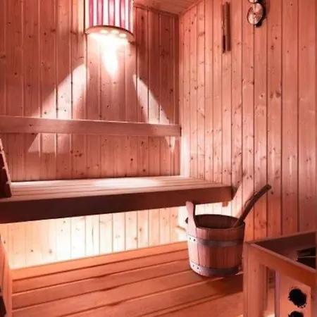 Icarus, Private Luxury