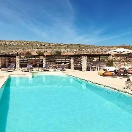 Icarus, Private Luxury *