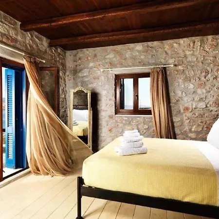 Icarus, Private Luxury * Páros