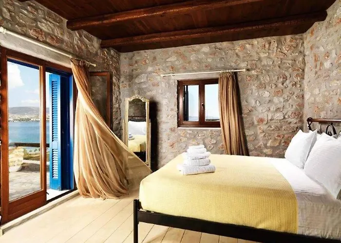 Icarus, Private Luxury * Páros